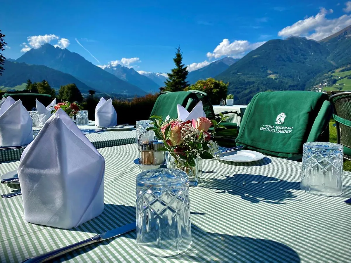 Hotel Restaurant Gruenwalderhof Patsch 3*,